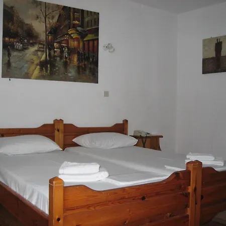 Otel Sea Front Old Town 2*